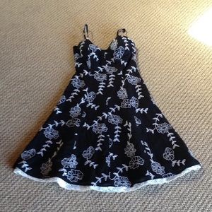 WHBM Fit & Flare 🎀 Embroidered Dress